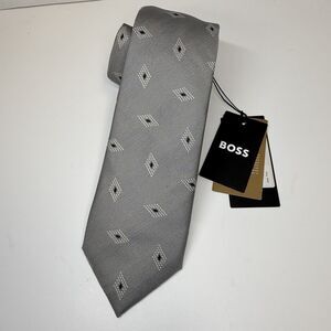 BOSS Medallion Made In Italy Silver Jacquard Pattern 100% Silk Neck Tie New